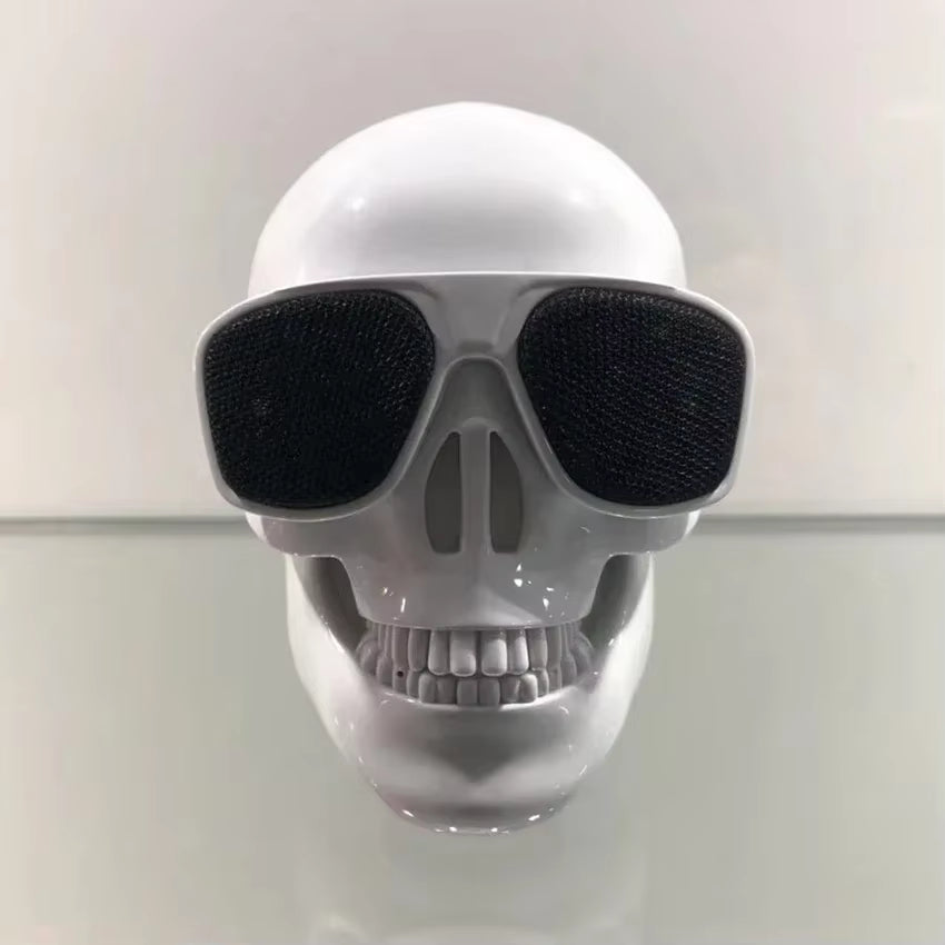 Skull Head Speaker Portable Mini Bluetooth-Compatible Wireless HD Stereo Speakers Skull Head Subwoofer Creative Home Ornament