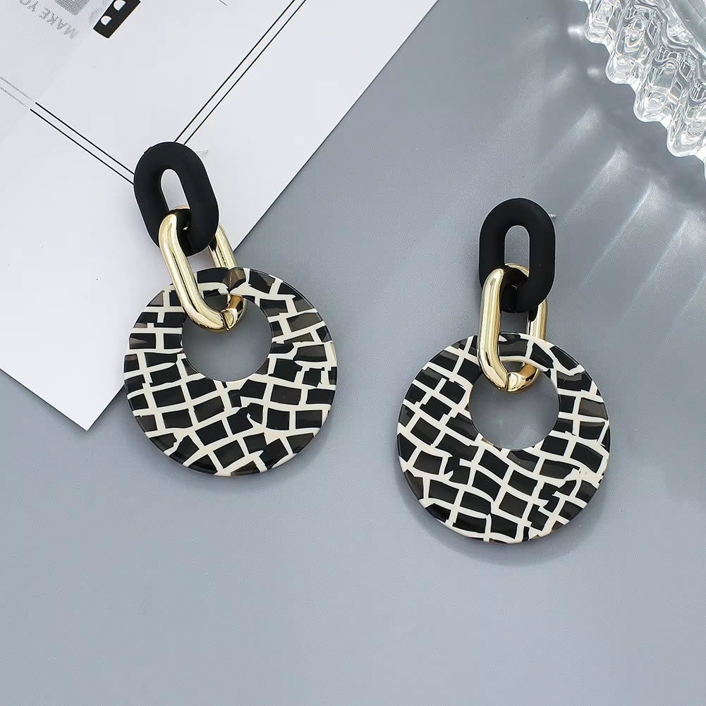 Trendy Unique Leopard Print Drop Earrings for Fashion Girl Acrylic Metal round Pendant Dangle Earrings Leopard Snake Jewelry