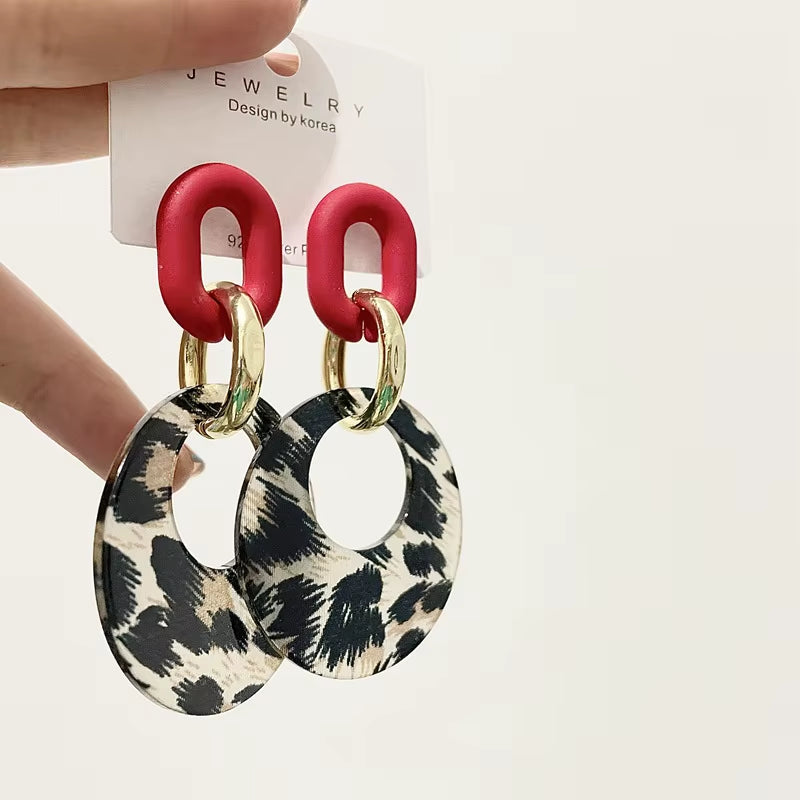 Trendy Unique Leopard Print Drop Earrings for Fashion Girl Acrylic Metal round Pendant Dangle Earrings Leopard Snake Jewelry