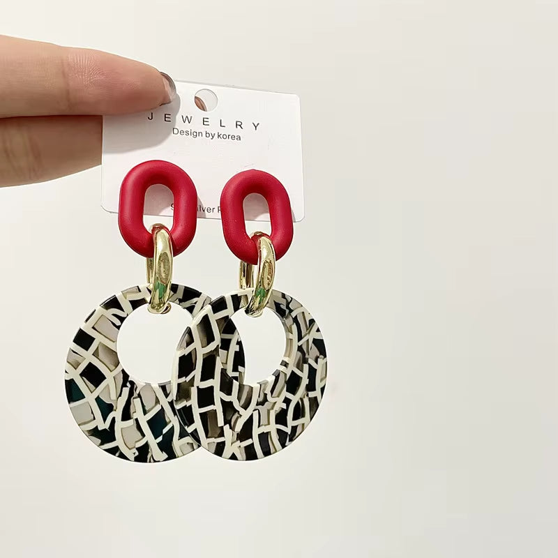 Trendy Unique Leopard Print Drop Earrings for Fashion Girl Acrylic Metal round Pendant Dangle Earrings Leopard Snake Jewelry